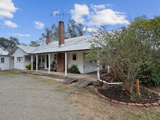 A Rare In Town Holding 3 Titles, 4,449m² & Endless Possibilities!