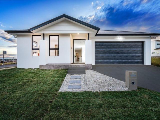 A Rare Oakville Opportunity Space, Lifestyle & Potential