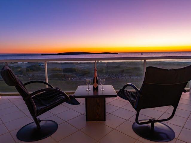 A RARE OCEANFRONT MASTERPIECE ON LANCELIN ISLAND'S DOORSTEP