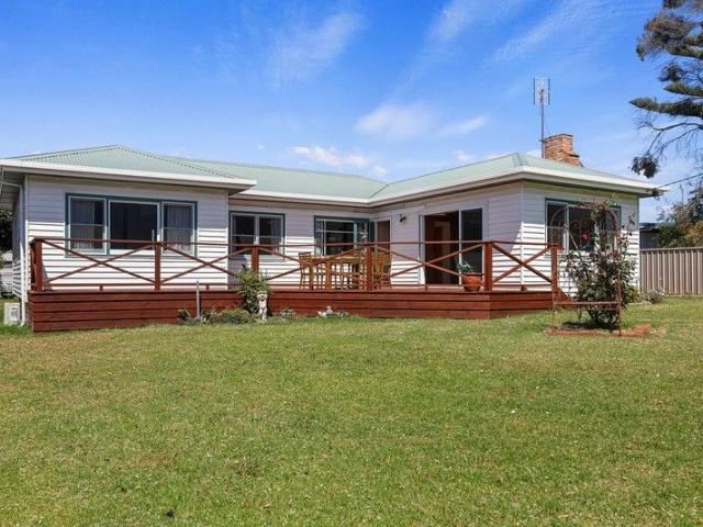 A RARE OLD APOLLO BAY HOLDING OF SCALE, CHARM & OPPORTUNITY