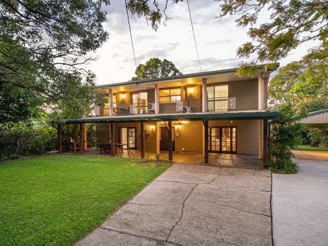 A Rare Opportunity: Grand 5 Bedroom Family Home on 1,437m² with Endless Opportunities!