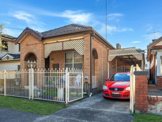 A Rare Opportunity in Hamilton's Vibrant Lifestyle Precinct