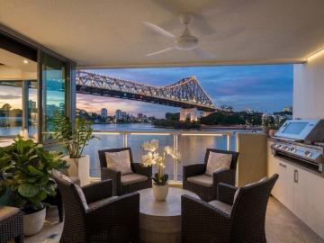 A Rare Opportunity on Brisbane's Evolving Waterfront!