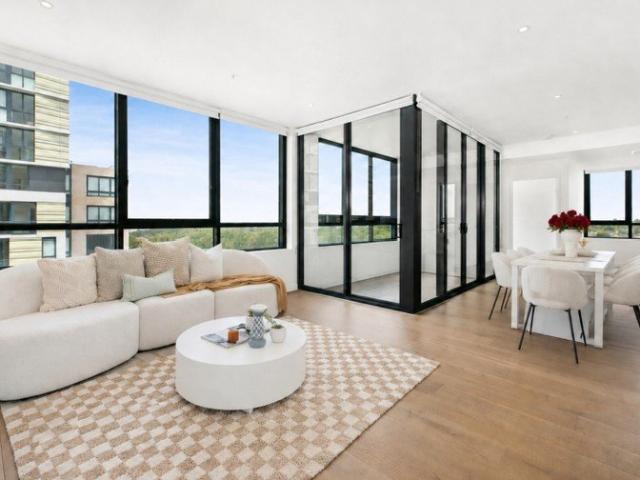 A RARE OPPORTUNITY LUXURY 1 BEDROOM + 1 HUGE STUDY ROOM WITH WINDOWS AND SLIDING DOOR/2ND BEDROOM OR GUEST ROOM | CITY SKYLINE VIEW | WINTER GARDEN