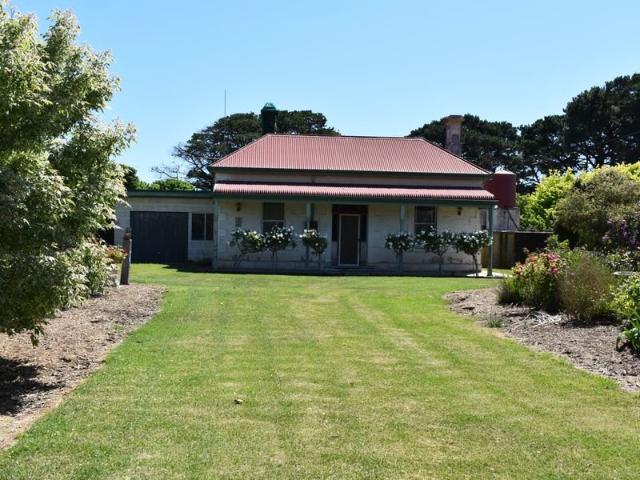 A Rare Opportunity. Rural Living