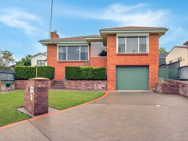 A RARE OPPORTUNITY TO ACQUIRE TWO LOTS WITH TWO STREET FRONTAGE