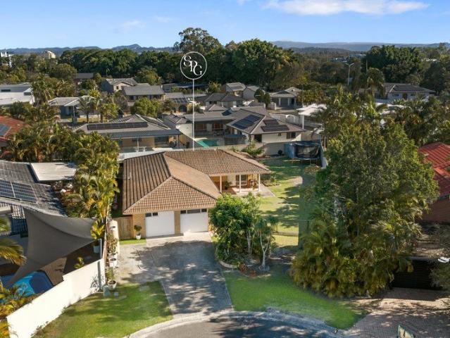 A Rare Opportunity to Renovate, Reimagine or Create Your Dream Home