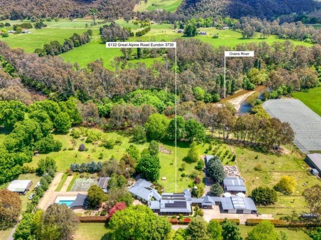 A Rare Ovens River Retreat