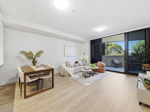 A Rare Oversized Two Bedroom Waterside Sanctuary by Billbergia
