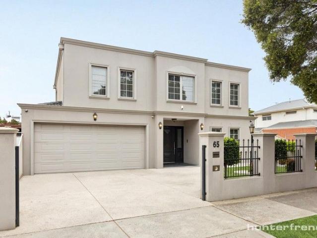 A RARE LANDMARK RESIDENCE