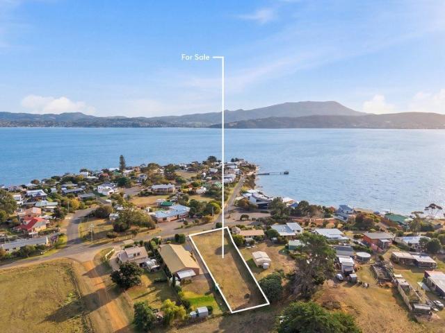 A Rare Landholding in a Tightly Held Bayside Enclave