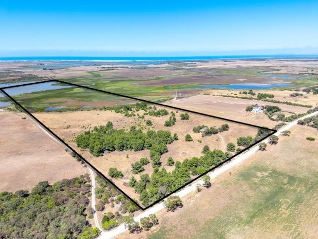 A Rare Landholding on Hindmarsh Island