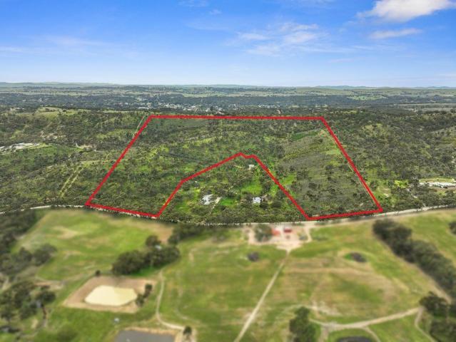 A Rare Lifestyle Opportunity in the Clare Valley