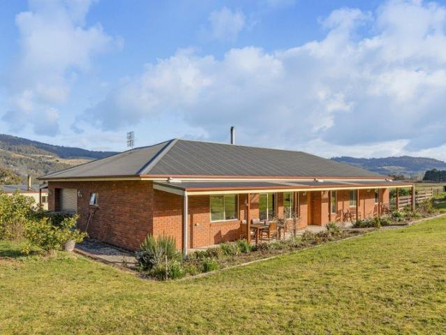A Rare Lifestyle Opportunity in the Heart of the Huon Valley