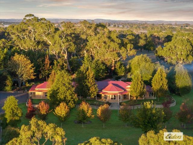 A Rare Lifestyle Property Offering Privacy, Infrastructure & Versatility