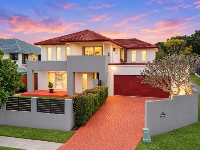 A Rare Luxury Residence Where Almost Everything Is Reached on Foot