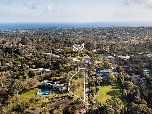 A Rare Mount Eliza Opportunity with Panoramic Bay Views