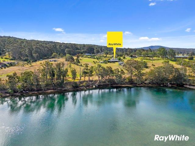 A Rare Moruya Riverfront Escape