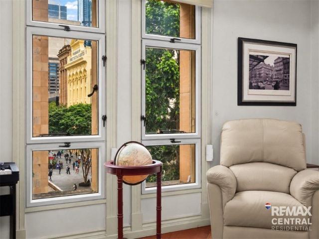 A Rare MacArthur Chambers Residence The Coveted O2 Floor Plan