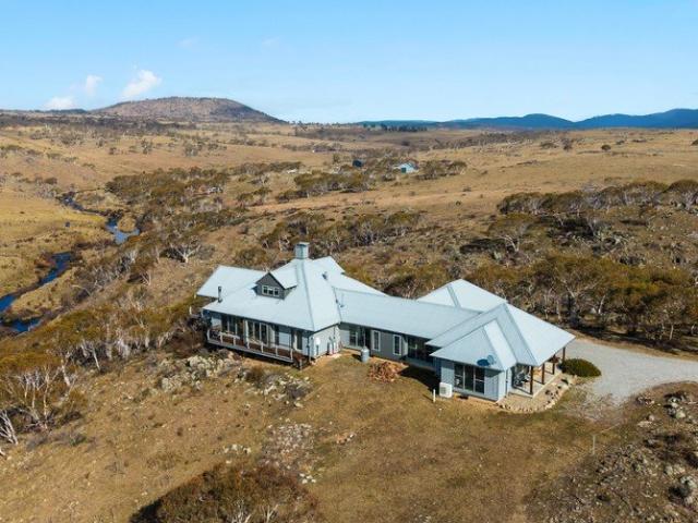 A Rare Riverfront Sanctuary in the Heart of Moonbah