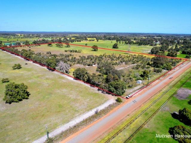 A Rare Rural Opportunity in Muchea! 24.2 Acres Prime of Land!