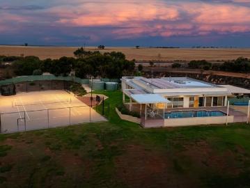 A Rare Waterfront Estate on 194 Acres