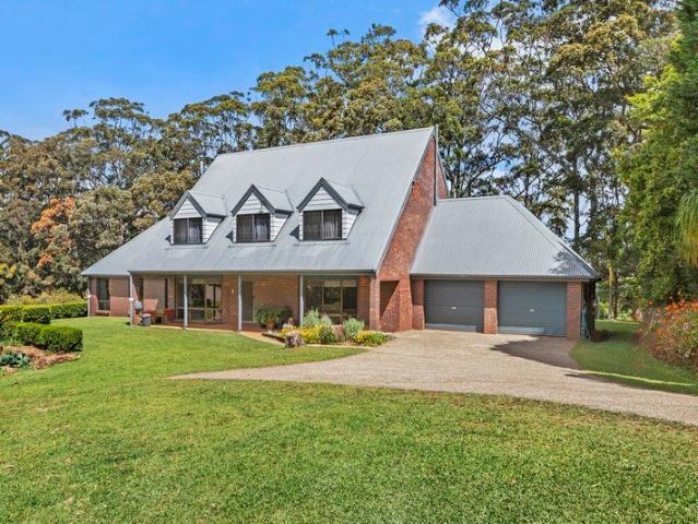 A Rare Ten Acre Hinterland Retreat, Held by One Family Since the 1950s