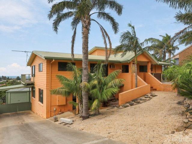 A Rare & Versatile Coastal Opportunity Three Self Contained Living Zones, One Incredible Property