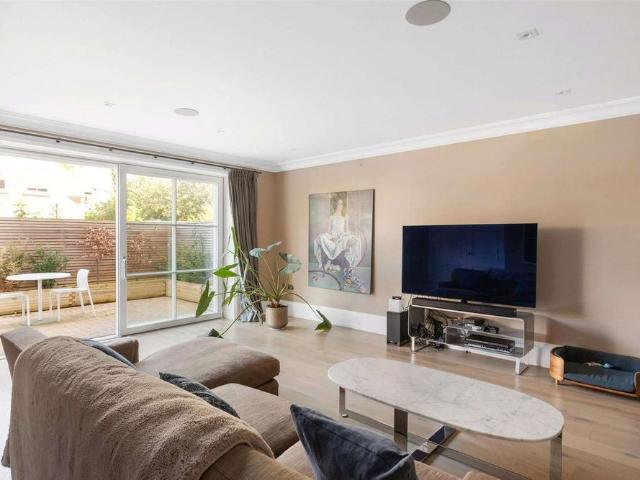 A rarely available contemporary home on the mid slopes of Richmond Hill