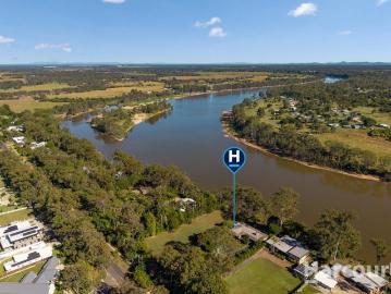 A RARELY OFFERED RIVERFRONT DREAM!