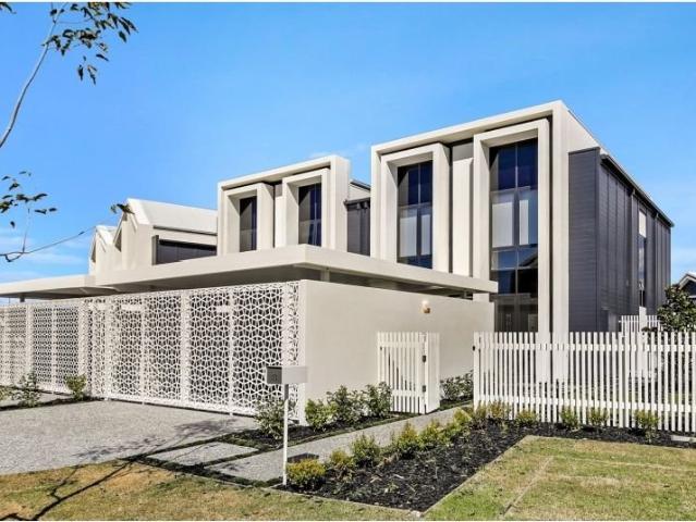 A Rarely Positioned Sanctuary Court Residence