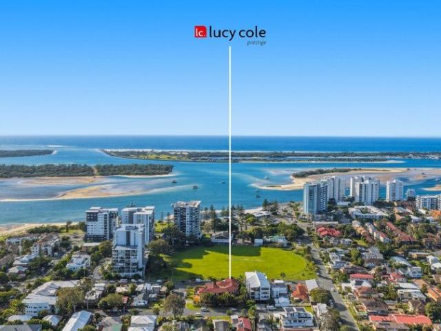 AMAZING OPPORTUNITY MUST BE SOLD BROADWATER VIEWS LIVE IN OR RENT PERFECT FIRST HOME