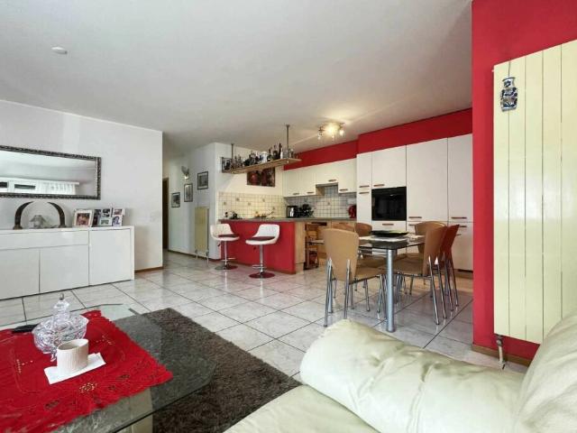 A REDDITO CASA BIFAMILIARE CON TERRENO A PONTE CREMENAGA