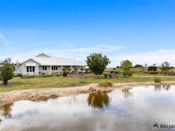 Melton West, Victoria
