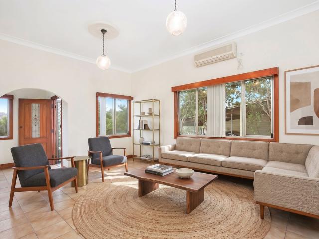 A Refined Sanctuary of Contemporary Style and Space