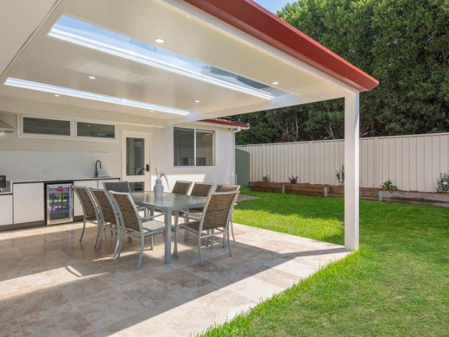 A Refined Single Level Sanctuary in a Tightly Held Cul de Sac