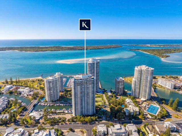 A Refined Waterfront Lifestyle