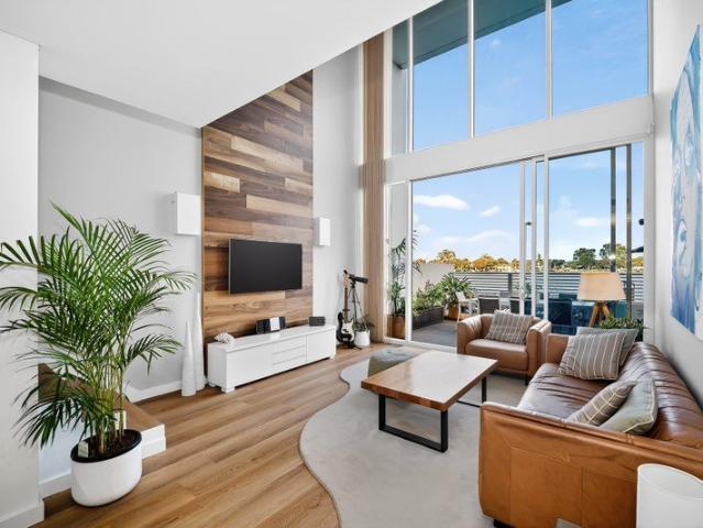 Rare Waterfront Ground Floor Apartment on Mandurah's Iconic Foreshore