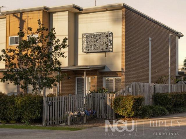 A Refined Townhouse Lifestyle in a Connected Location