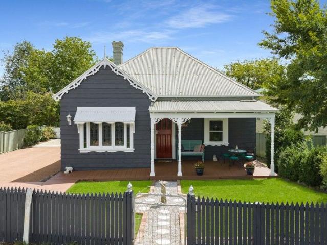 A Refreshed Character Home with Generous Outdoor Living in the Heart of Moss Vale
