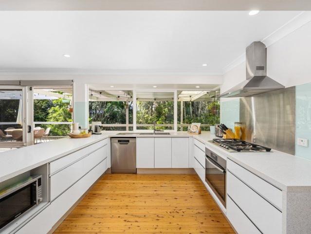A Relaxed Family Haven with Expansive Outdoor Entertaining
