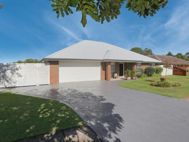 A Relaxed Lifestyle Opportunity in a Premium Waterfront Location
