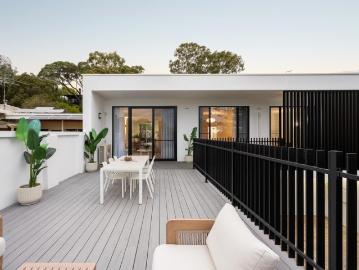 A Remodelled Retreat at Waterfall Gully's Edge