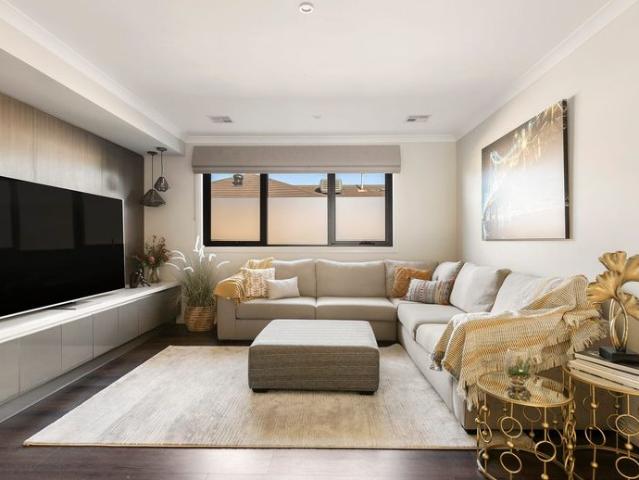 A Remarkable Entertainer in a Prestigious Strathmore Setting