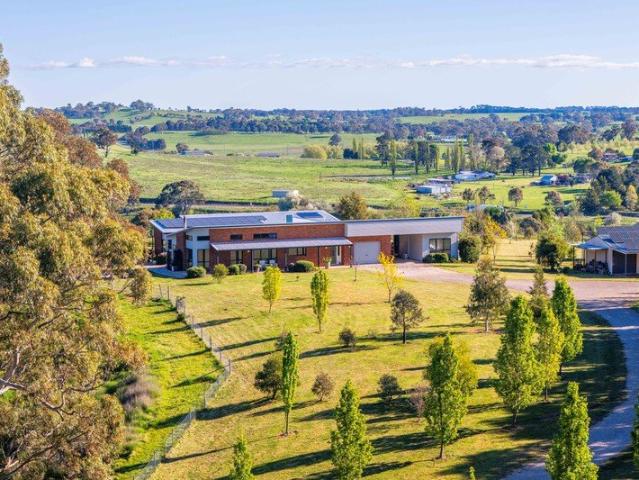 A Remarkable Rural Lifestyle on Orange's Doorstep