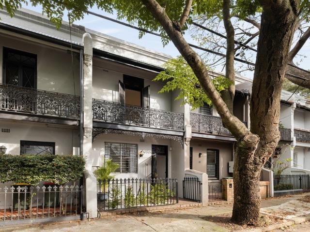 A renovated terrace with light, style and fresh vibes