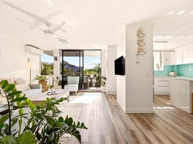 A Renovated Coastal Apartment Moments From The Beach