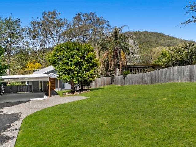 A Renovated Home with a Rare 1,312m² Development Opportunity