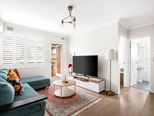 A renovated one bedder with light, style and fresh vibes