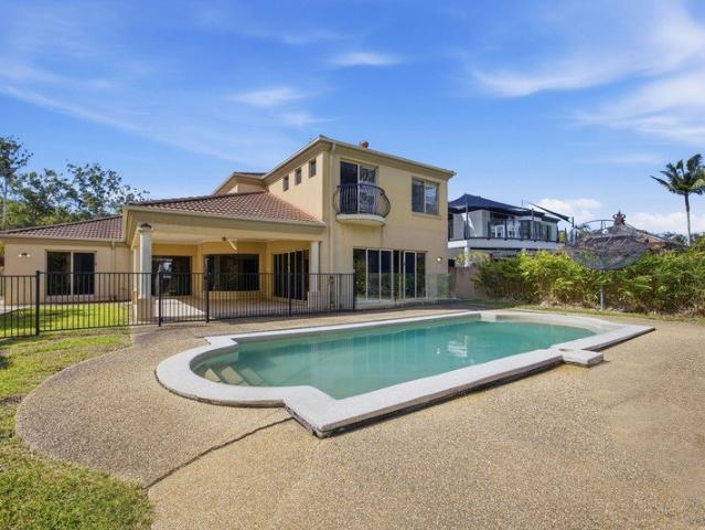 A RENOVATOR'S DELIGHT DREAM LOCATION NORTH FACING ENTERTAINER WITH NO REAR NEIGHBOURS A PEACEFUL SANCTUARY AWAITS!